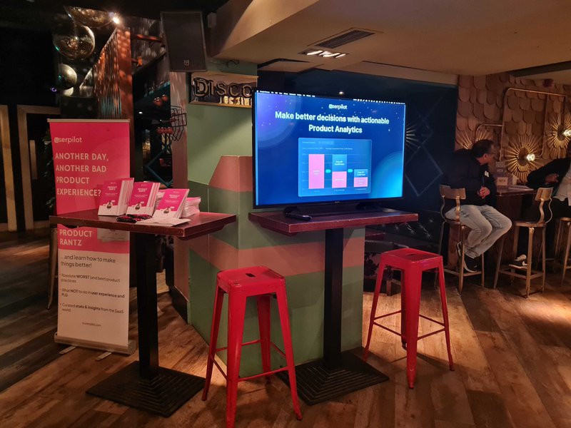 An impromptu kiosk set up to collect customer feedback at one of Userpilot’s events in London